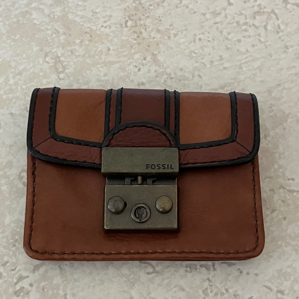 Fossil Tan and Brown Leather Wallet
